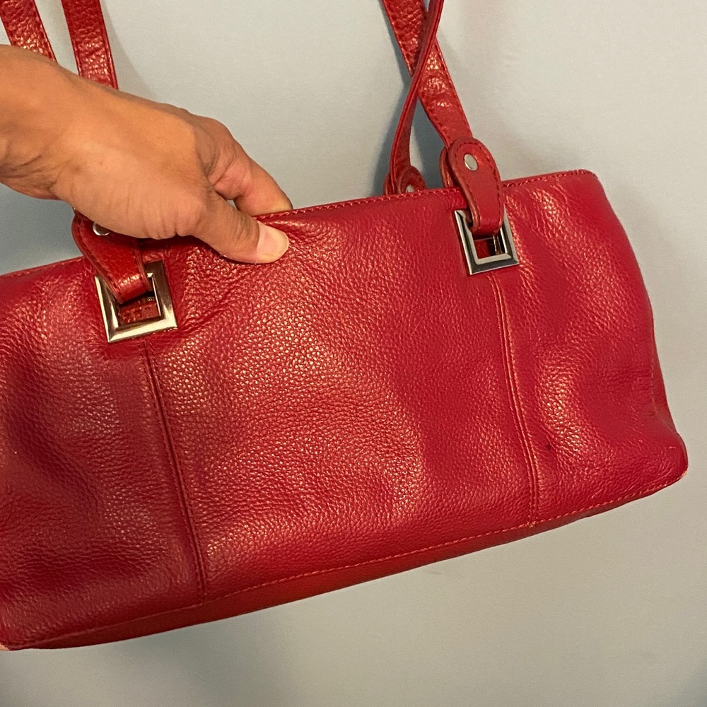 π FREE Jessica Leather Shoulder Bag - Picture 14 of 14